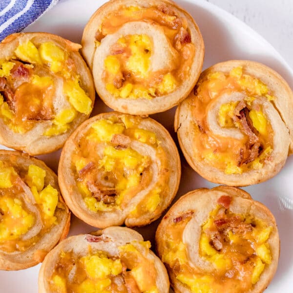 Quick and Easy Breakfast Rolls Recipe - Play Party Plan