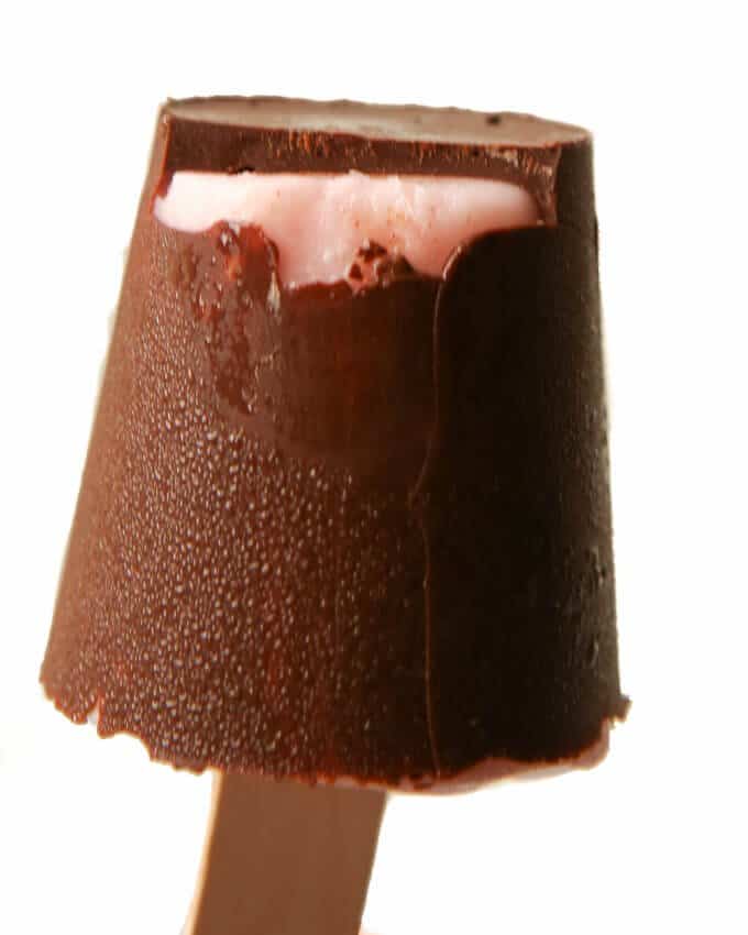 Chocolate Covered Strawberry Yogurt Pops - Play.Party.Plan