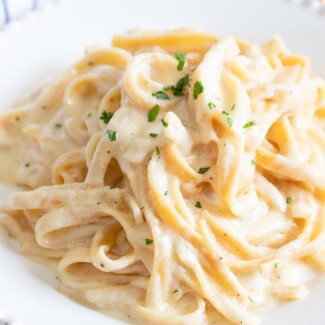 Easy Instant Pot Fettuccine Alfredo Recipe - Play Party Plan