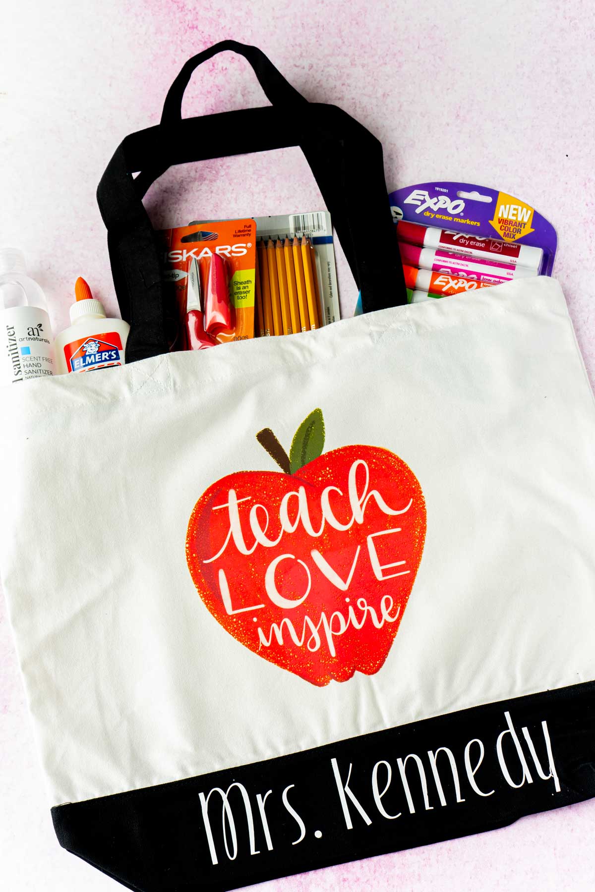 Kid-Colored Tote Bags with Cricut Explore Air 2 - An Easy DIY