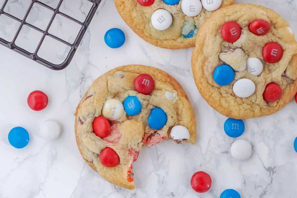 Dark Chocolate Mint M&M Cookie Recipe! - Never Ending Journeys