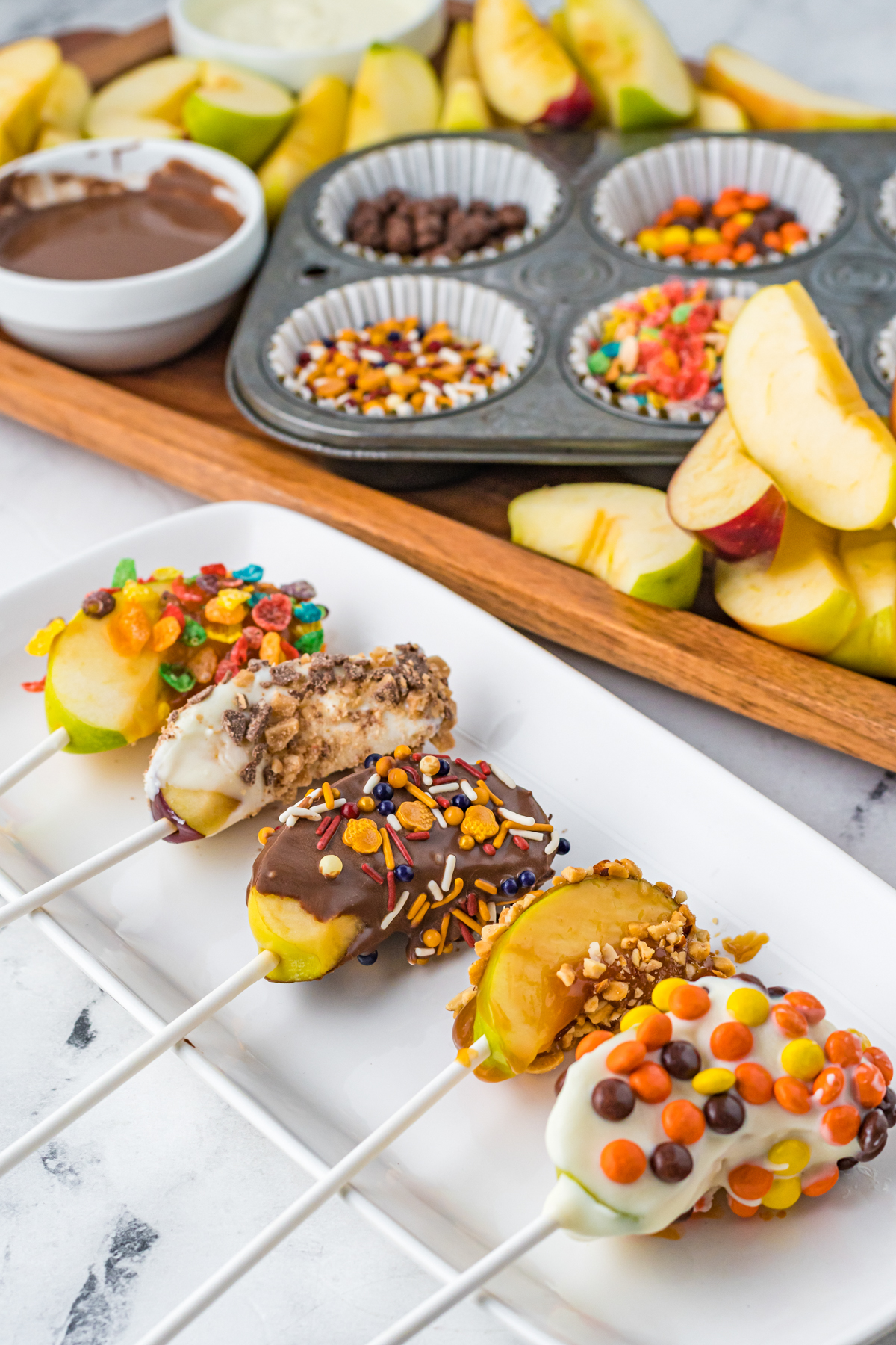 The Best Caramel Apple Board and Topping Ideas - 7