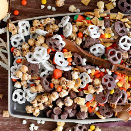 Easy And Delicious Fall Snack Mix - Play Party Plan