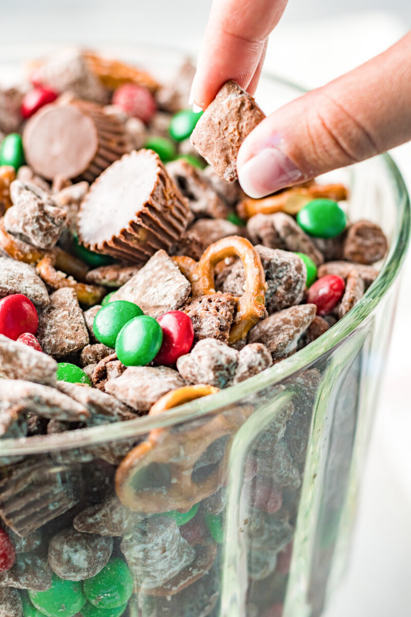 Reindeer Chow Christmas Snack Mix - Play Party Plan