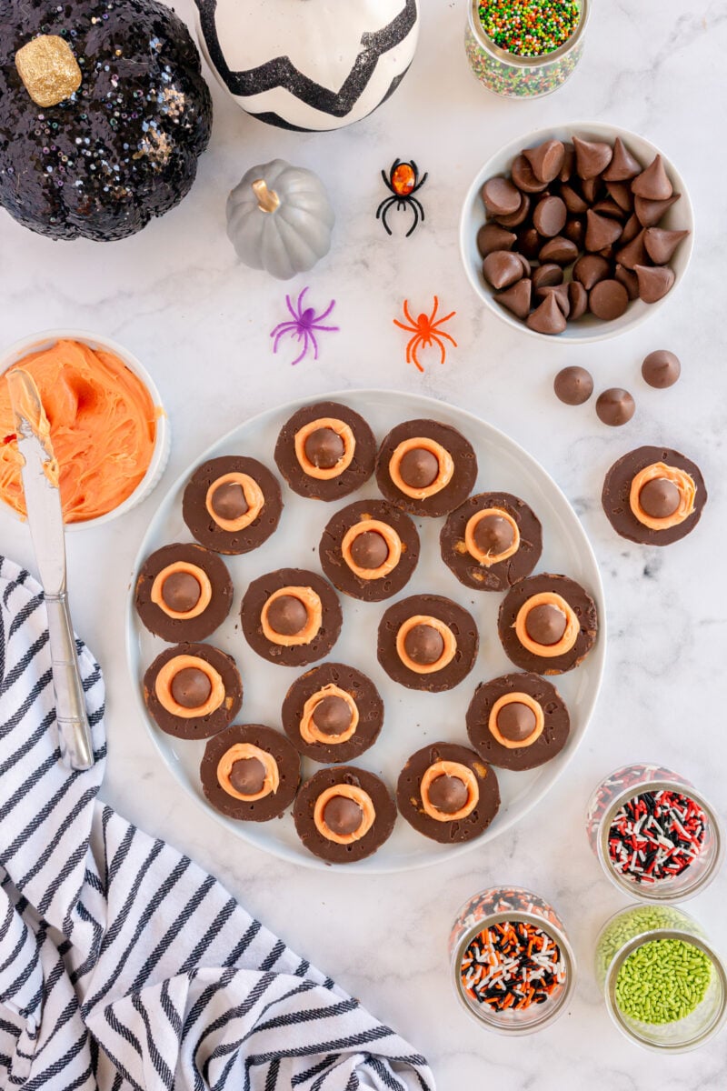 Easy Witch Hat Cookies for Halloween - Play Party Plan