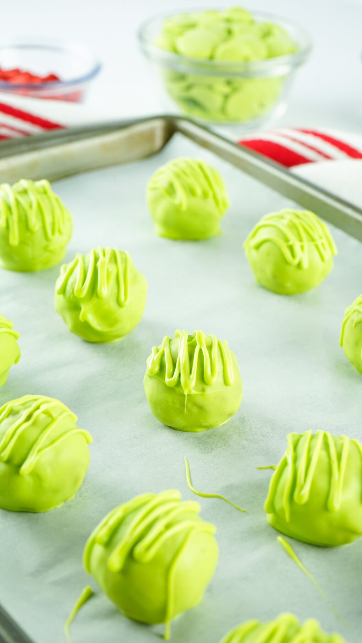 Grinch Christmas Balls - Play Party Plan