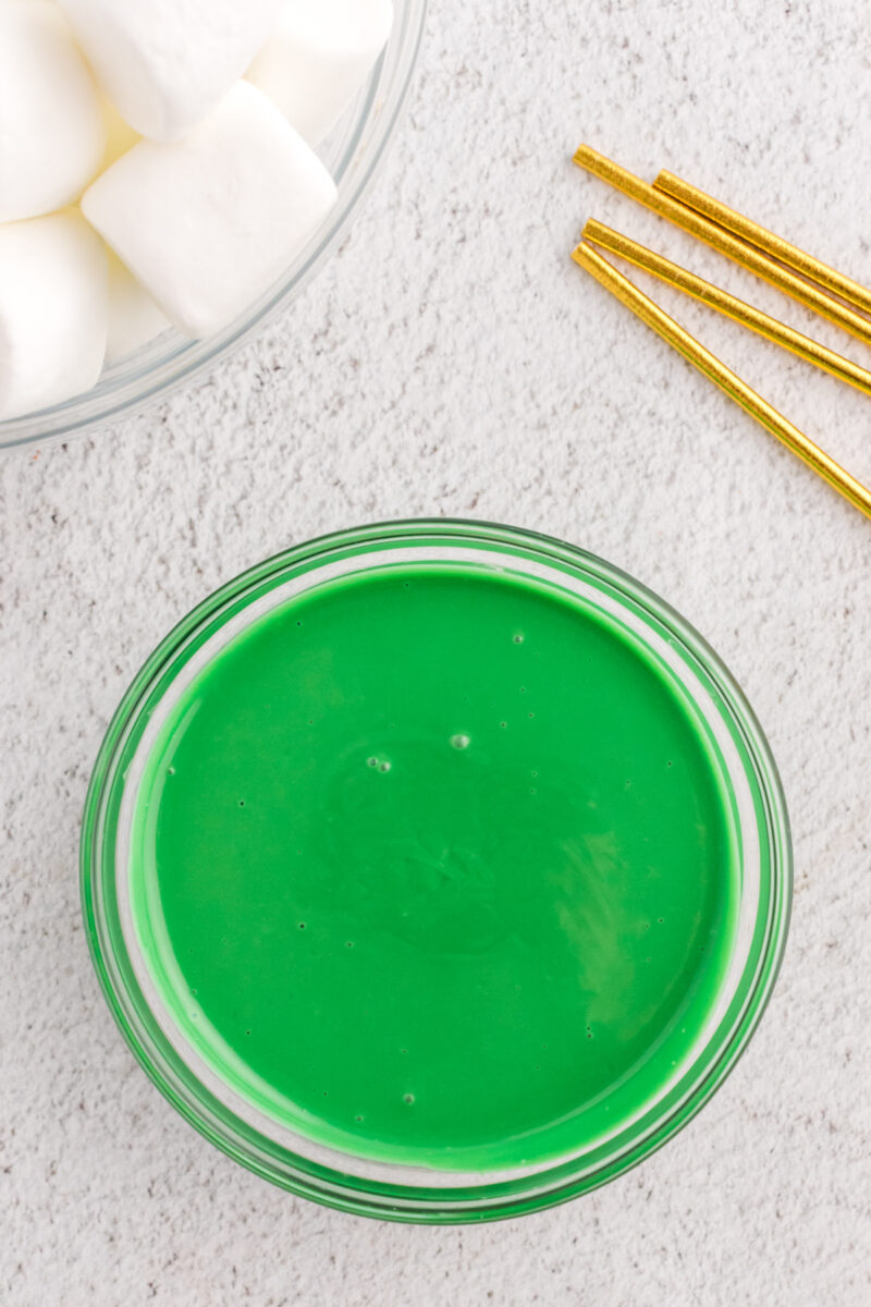 St. Patrick's Day Marshmallow Pops - Play Party Plan