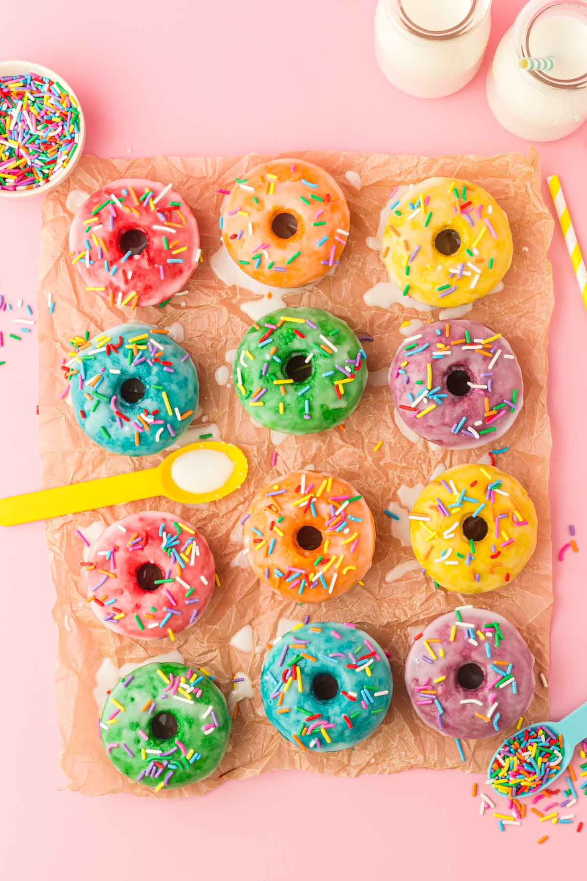 https://www.playpartyplan.com/wp-content/uploads/2022/03/rainbow-donuts-18-of-19.jpg