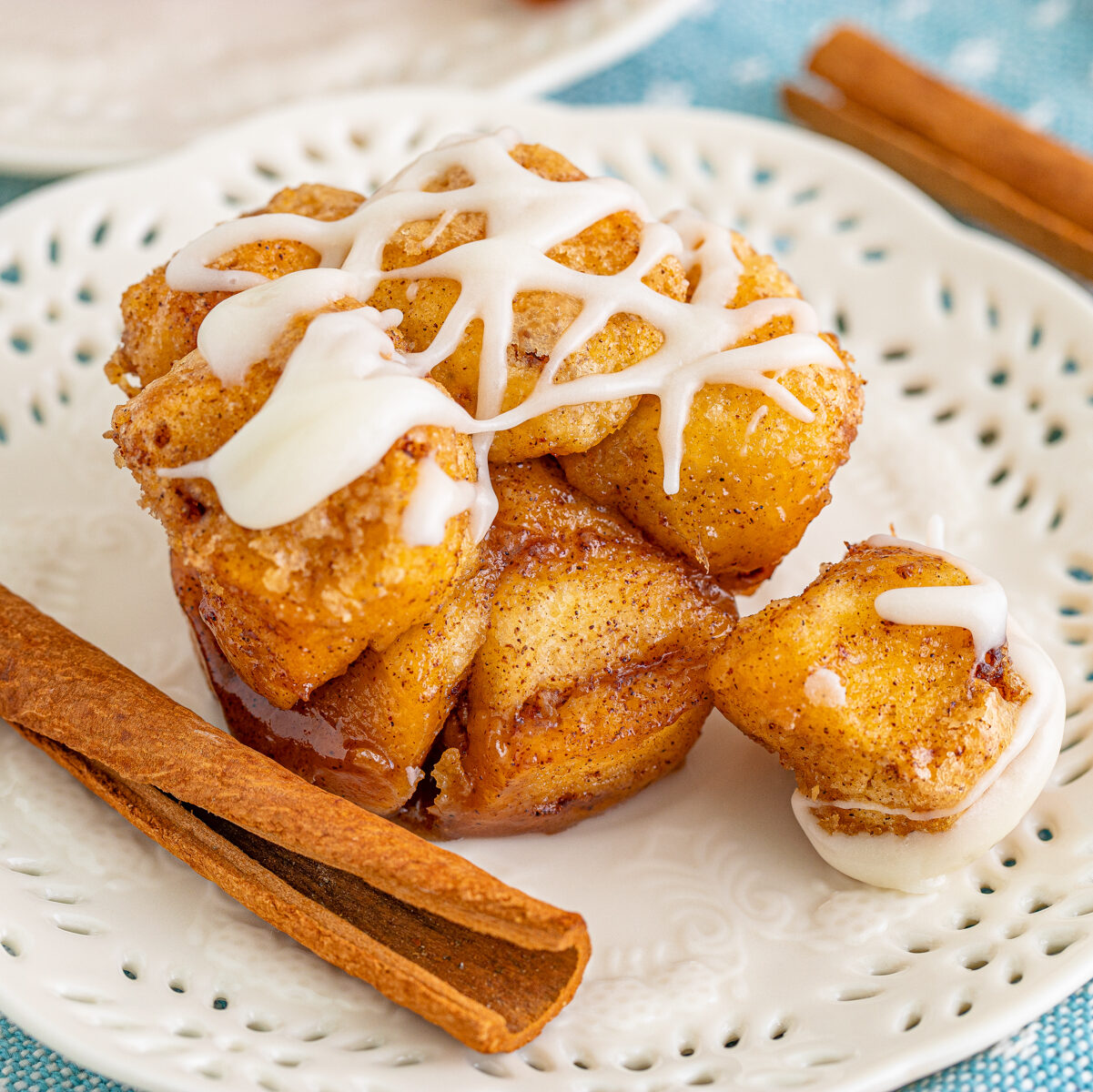 Cinnamon Roll Monkey Bread Muffins