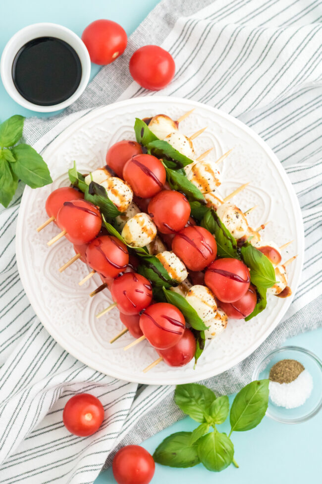 Easy Caprese Salad Skewers with Balsamic Glaze - Play Party Plan