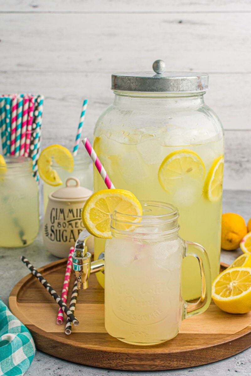 Easy Fresh Squeezed Homemade Lemonade - Play Party Plan