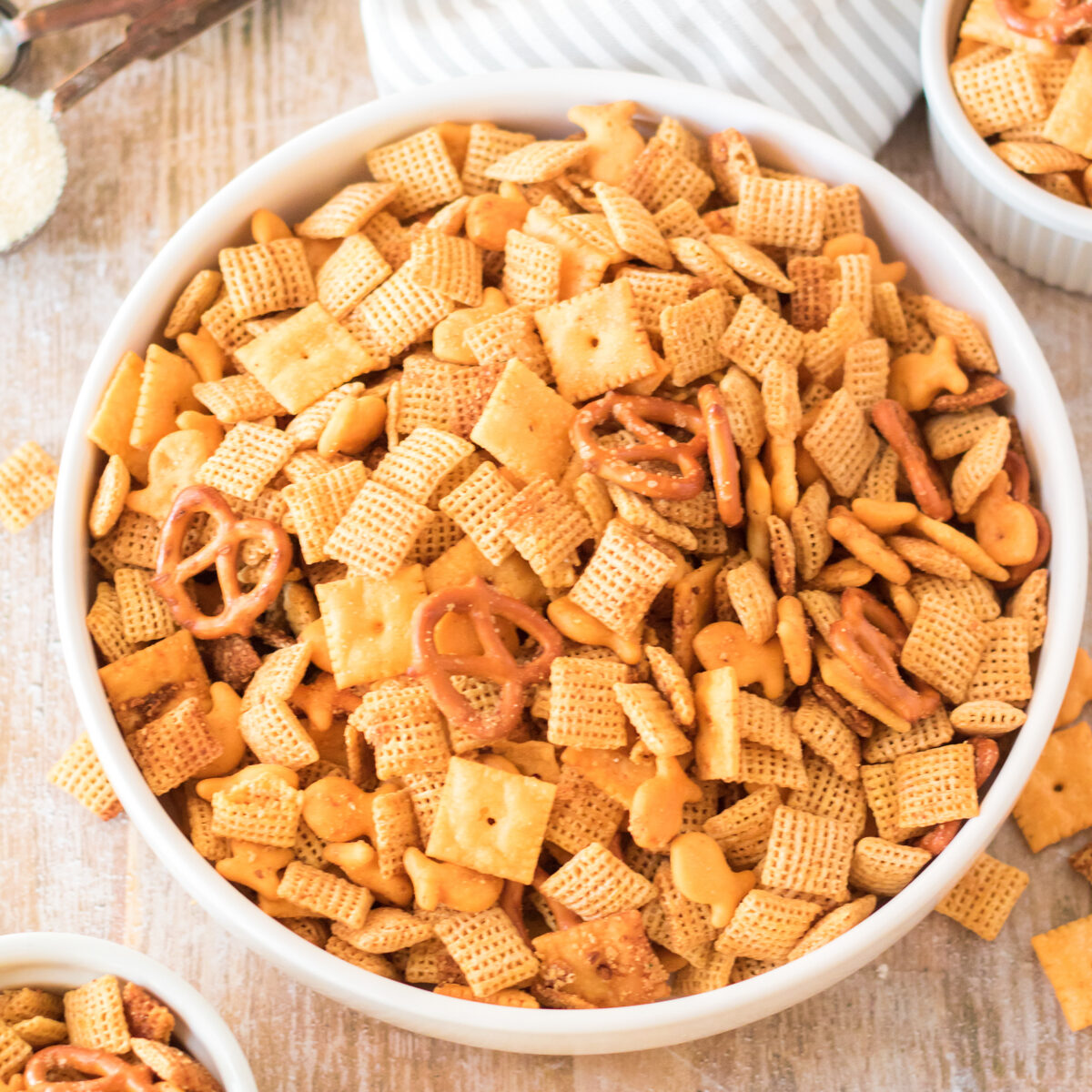 Easy Cheddar Chex Mix