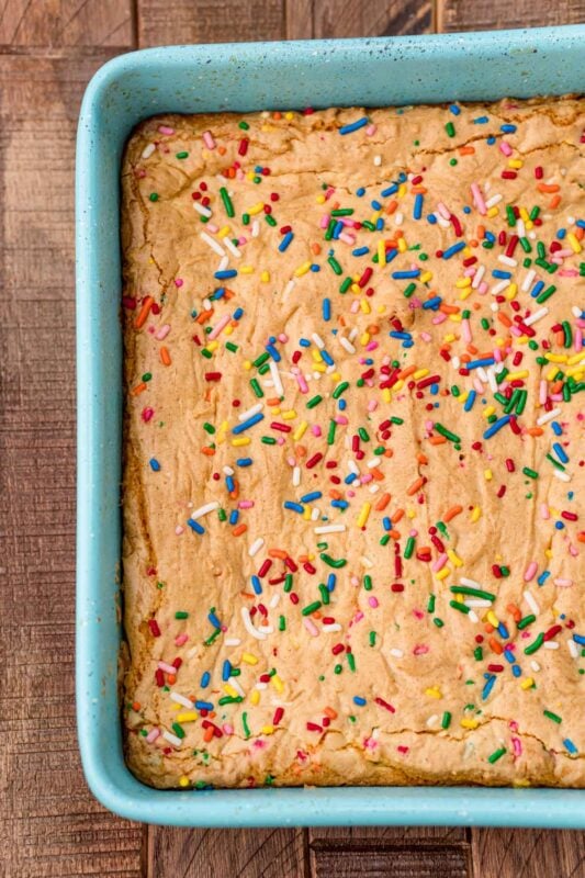 Easy Birthday Cake Blondies - Play Party Plan