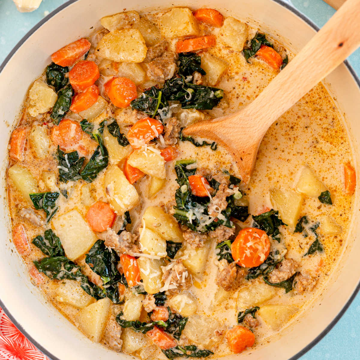 Easy Whole30 Zuppa Toscana Copycat Recipe