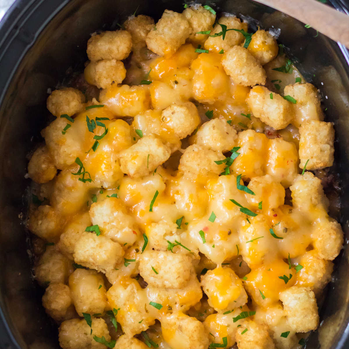 Crockpot Breakfast Tater Tot Casserole